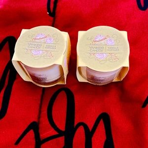 Brand new yankee candle vanilla cupcake scent.